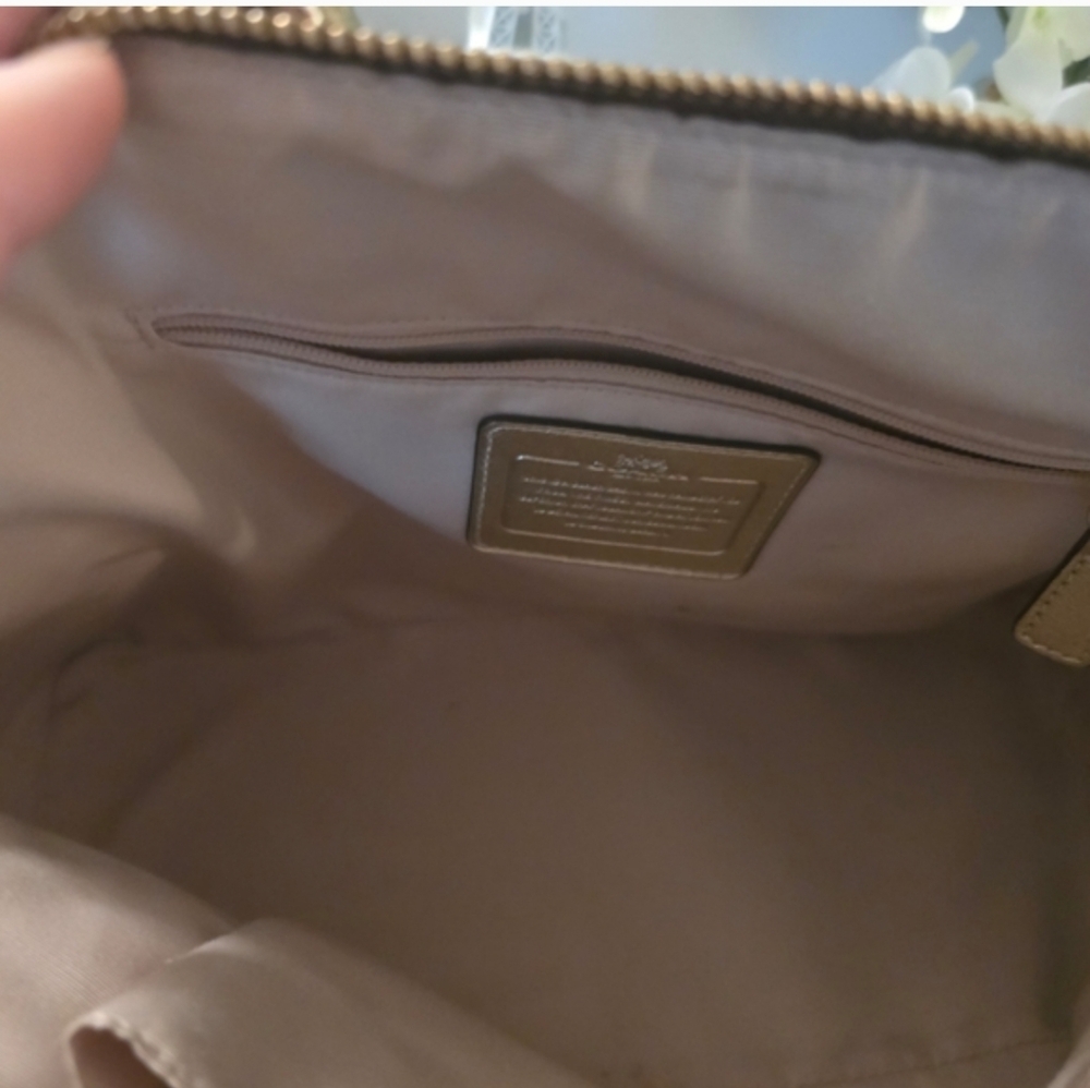 Coach Brown and Cream Signature Shoulder Bag - Picture 5 of 7